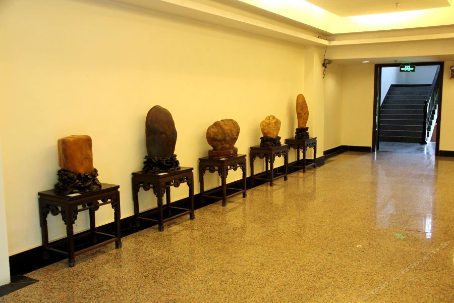 Хэчжоу: He Zhou Huang Yao Jiu Hu Shan Hotel