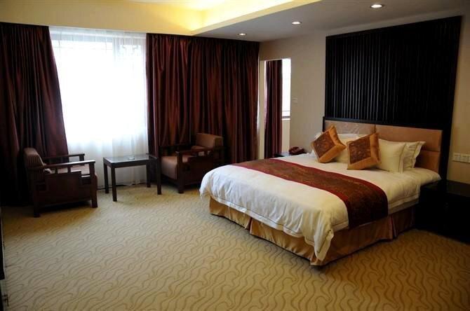 Хэчжоу: He Zhou Huang Yao Jiu Hu Shan Hotel