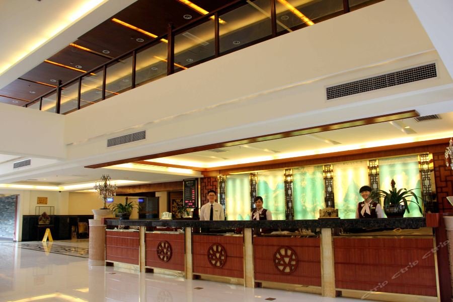 Хэчжоу: He Zhou Huang Yao Jiu Hu Shan Hotel