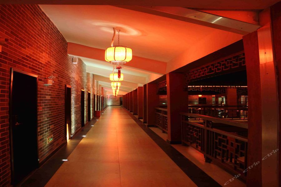 Хэчжоу: He Zhou Huang Yao Jiu Hu Shan Hotel