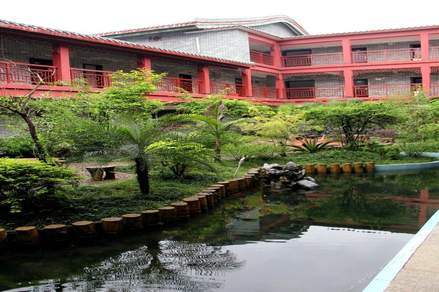 Хэчжоу: He Zhou Huang Yao Jiu Hu Shan Hotel