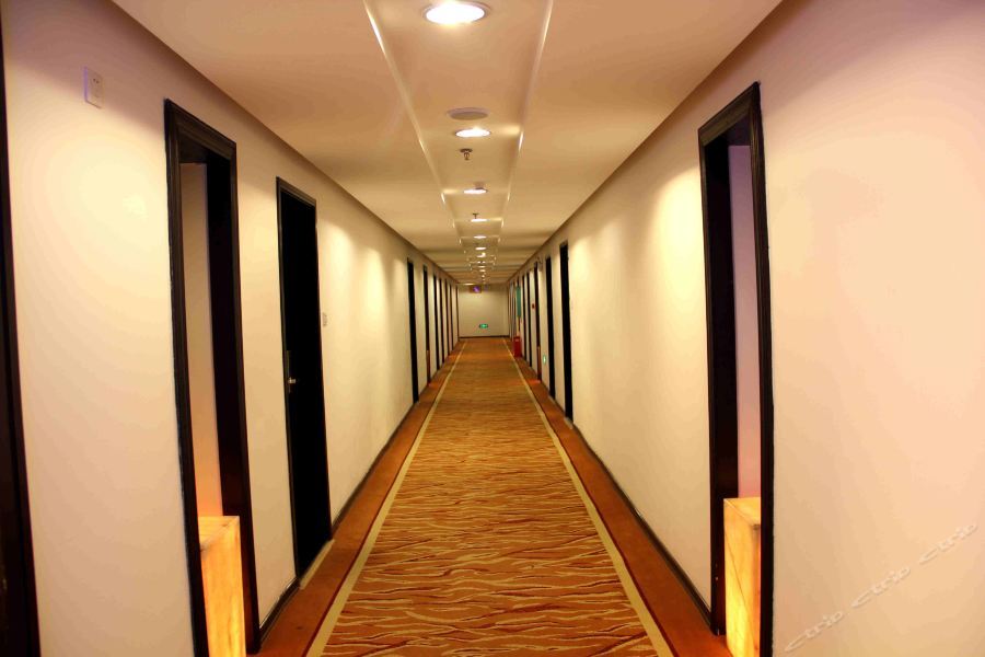 Хэчжоу: He Zhou Huang Yao Jiu Hu Shan Hotel