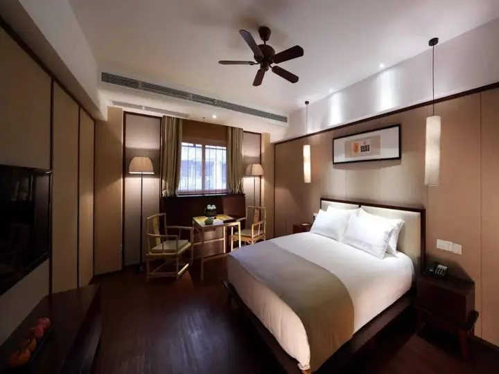 Чэнду: The Hotel Zen Urban Resort