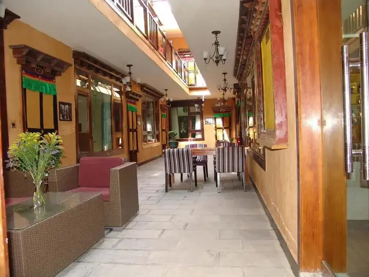 Шангри-Ла: Bodhi Yododo Inn