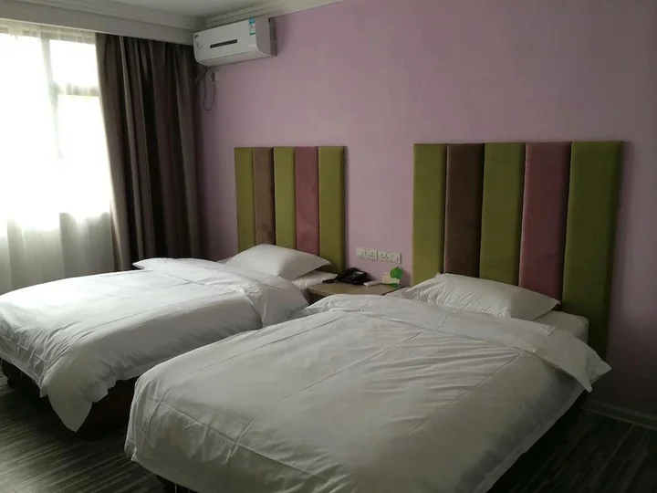 Гуйлинь: Guilin Wisteria Hotel