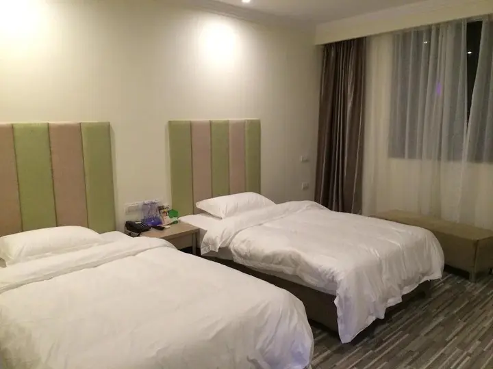 Гуйлинь: Guilin Wisteria Hotel