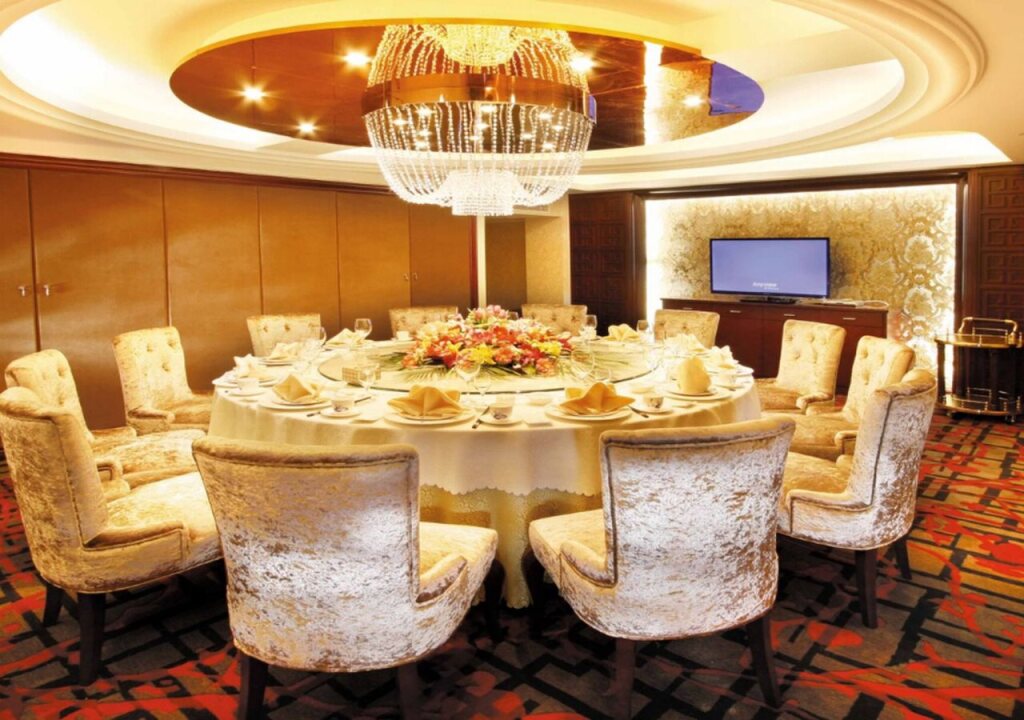 Далянь: Southern Airlines Pearl Hotel