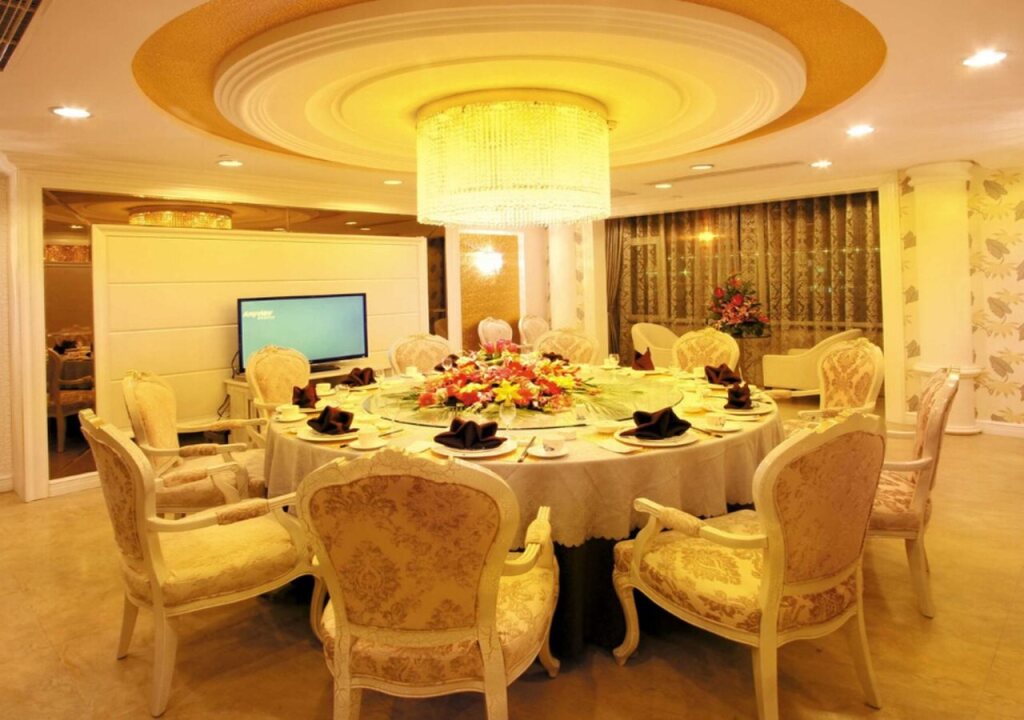 Далянь: Southern Airlines Pearl Hotel