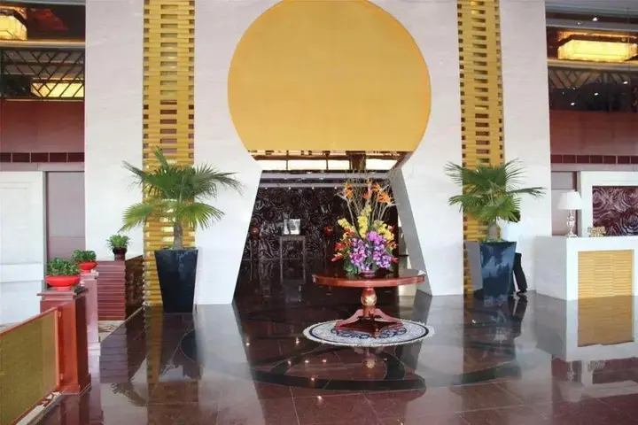 Далянь: Southern Airlines Pearl Hotel