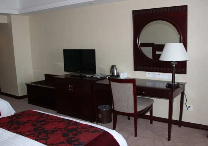 Далянь: Southern Airlines Pearl Hotel