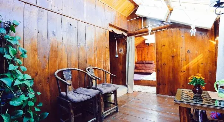 Дали: Cabin 7 Inn
