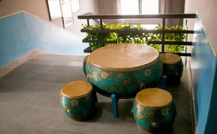 Циндао: Qingdao Lejiaxuan Nostalgia Theme Inn