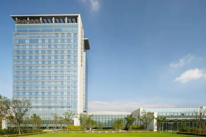 Лянфан: Sheraton Langfang Chaobai River Hotel