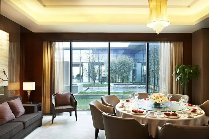 Лянфан: Four Points By Sheraton Langfang, Guan