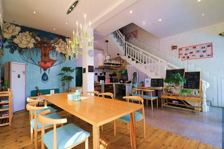 Яншо: Westland Hostel