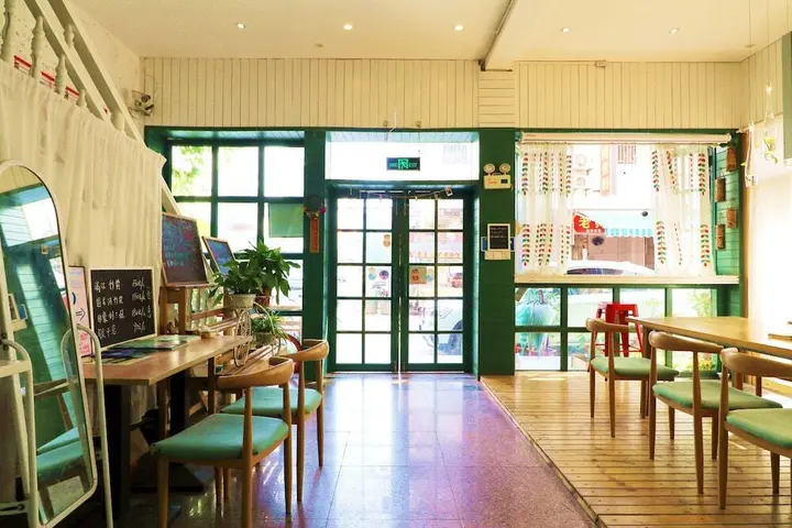 Яншо: Westland Hostel