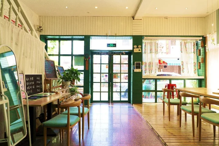 Яншо: Westland Hostel