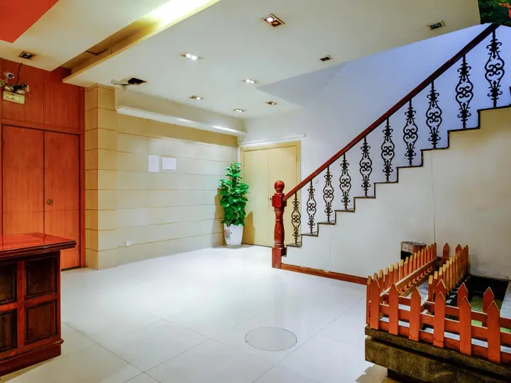 Шанхай: Shijia Inn On The Bund