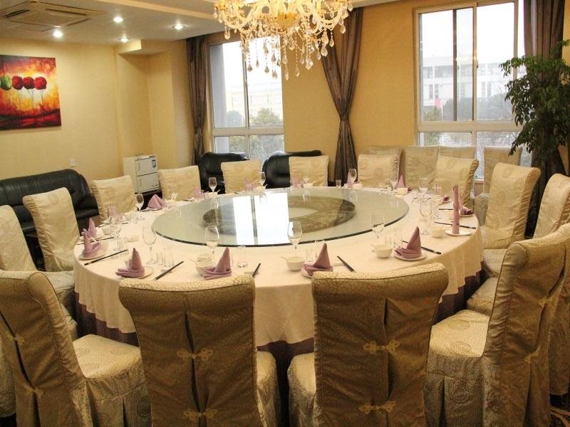 Уху: Novlion Hotel