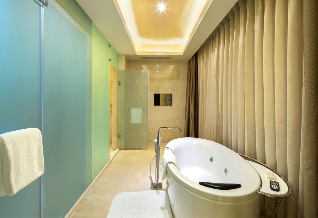 Hilton Qingdao Golden Beach — фото 1