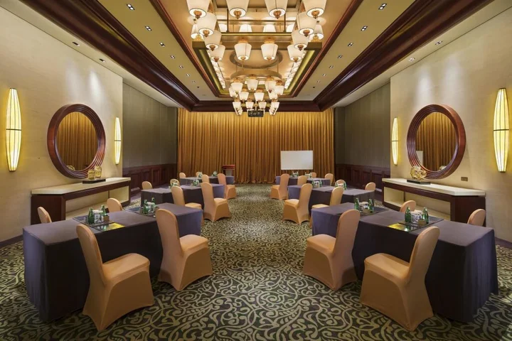 Циндао: Hilton Qingdao Golden Beach