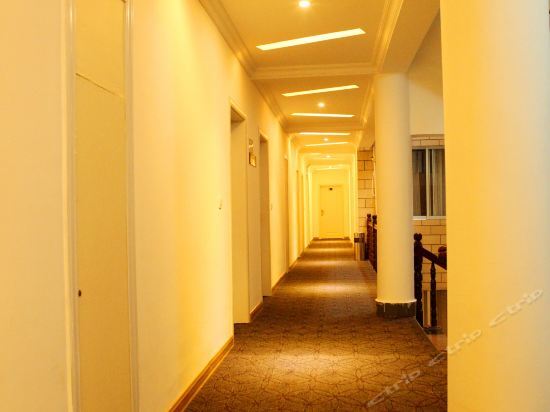 Яншо: Отель Yangshuo Happy Hotel