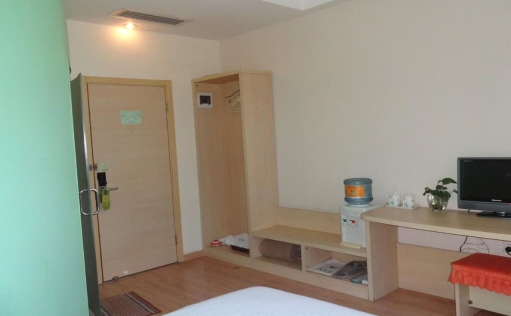 Куньмин: City Star Ji Feng Branch