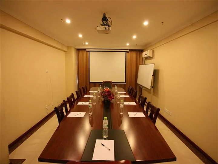Циньхуандао: GreenTree Inn Qinghuangdao Sun City Hotel