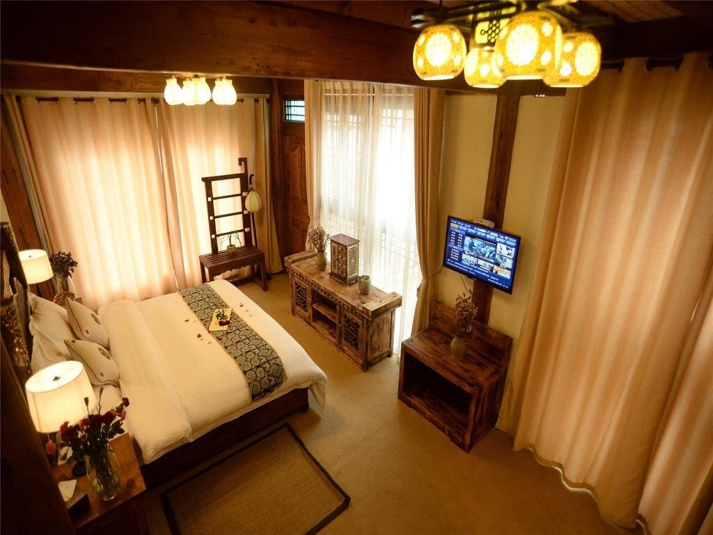 Шангри-Ла: Shangri La E outfitting Hostel