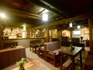 Шангри-Ла: Shangri La E outfitting Hostel