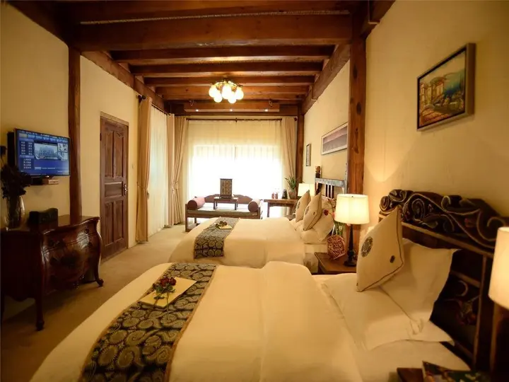 Шангри-Ла: Shangri La E outfitting Hostel