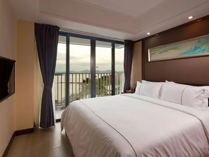 Хойчжоу: Island Skylight Resort
