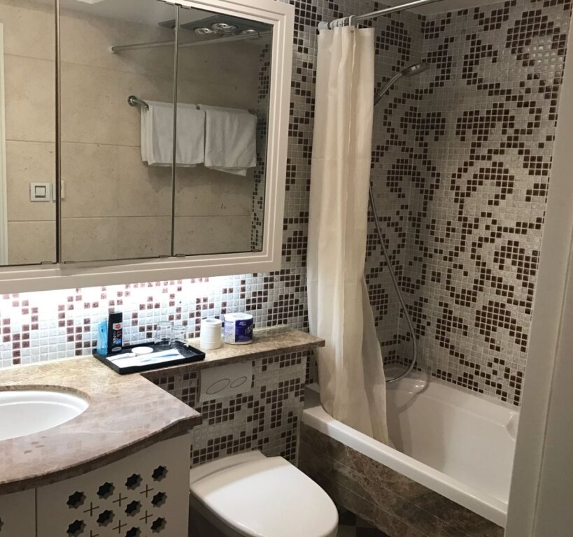 Шанхай: Ri Yue Guang Apartment