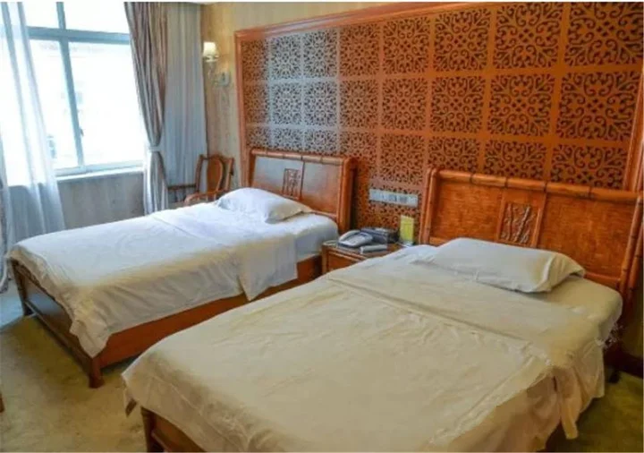 Ибинь: Yibinbandao Holiday Hotel