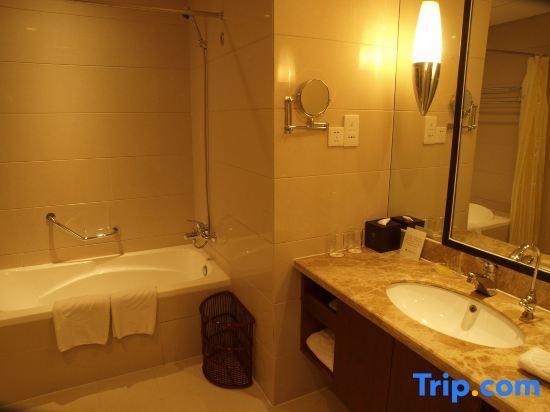 Цзинчжоу: Jingwei International Hotel