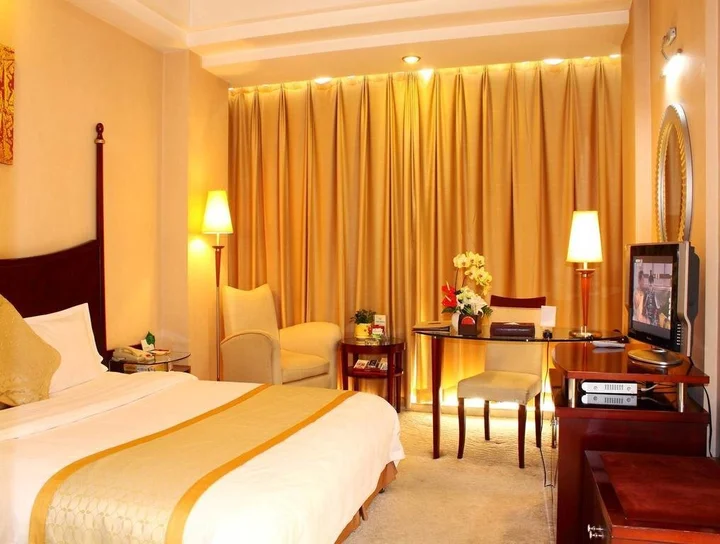 Линьи: Luban International Hotel