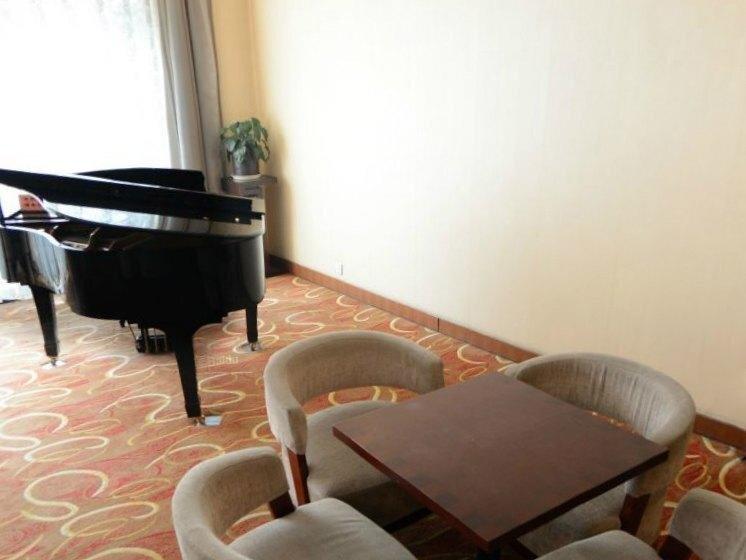 Линьи: Luban International Hotel