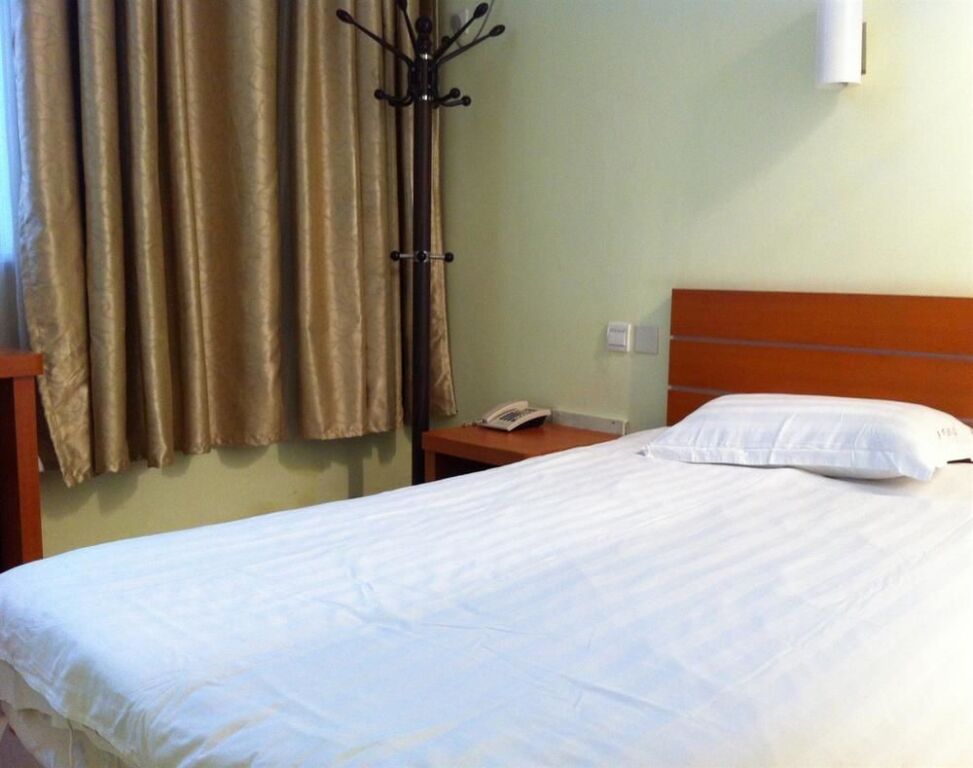 Пекин: Dongsi Hotel Beijing (Near  Wangfujing)