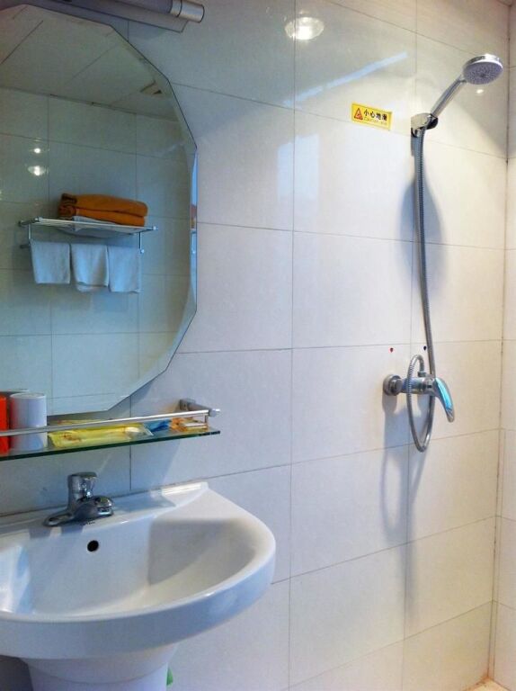 Пекин: Dongsi Hotel Beijing (Near  Wangfujing)