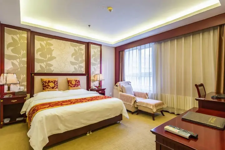 Пекин: Kunming Building