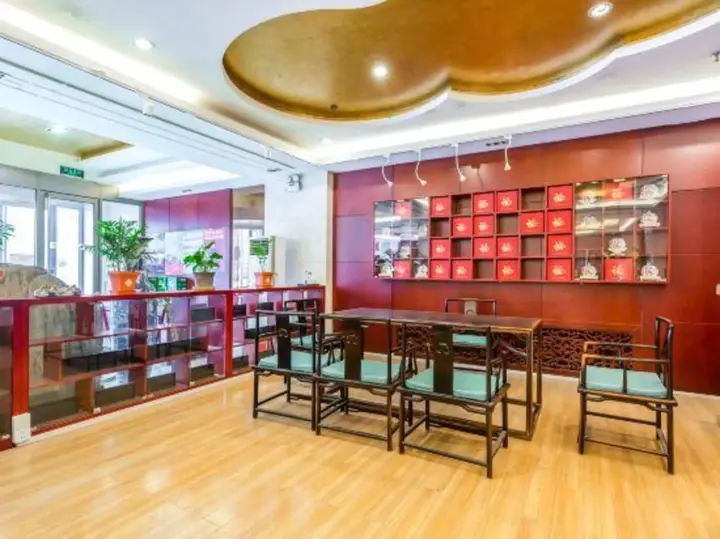Пекин: Kunming Building