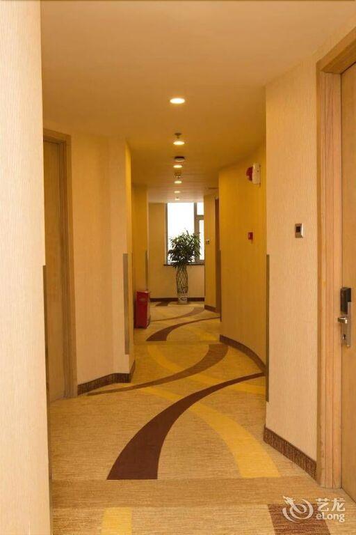 Пекин: Super 8 Hotel Hepingli - Beijing