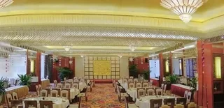 Цзинхун: Empark Grand Hotel