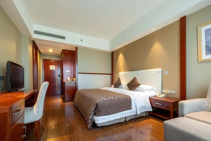 Цзинхун: Empark Grand Hotel