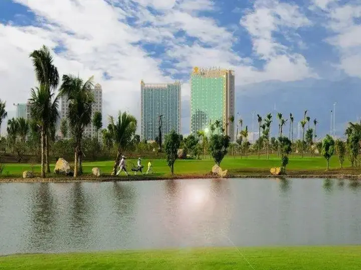 Цзинхун: Empark Grand Hotel