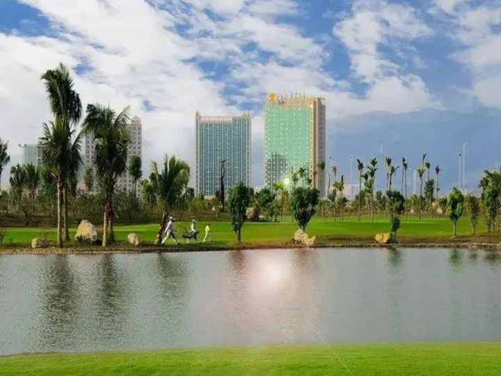 Цзинхун: Empark Grand Hotel