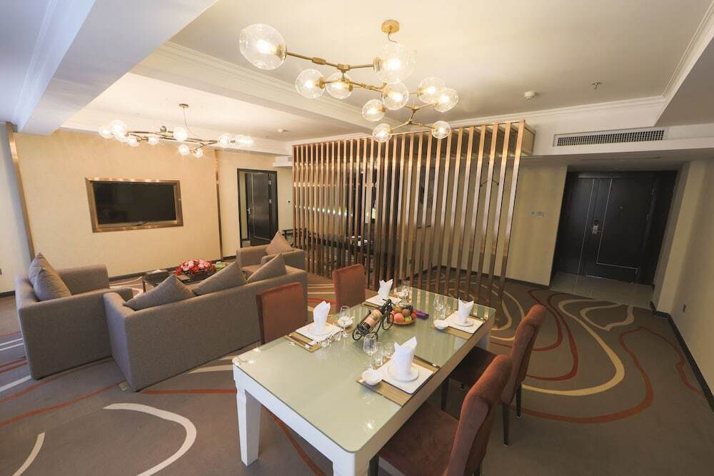Аньшунь: Wanlvcheng Platin Hotel