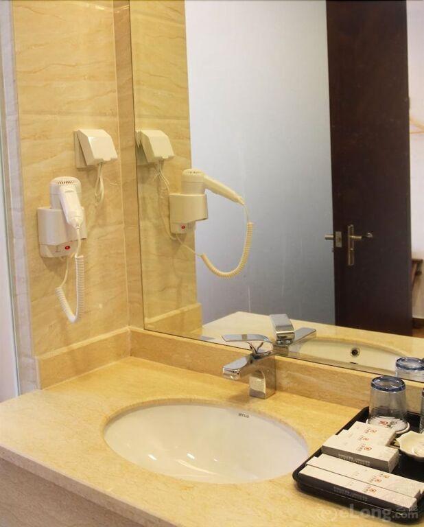 Шэньчжэнь: Shangdong Hotel - Shenzhen