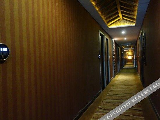 Шанхай: Yipeng Hotel