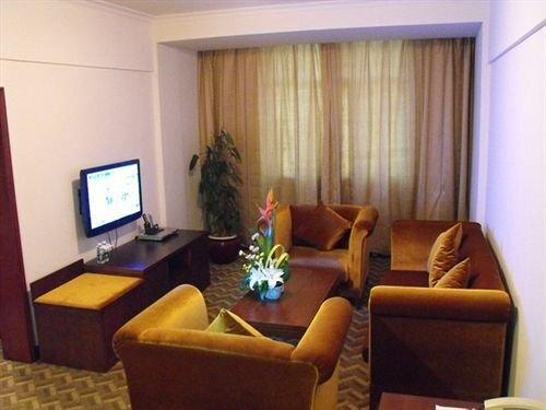 Шэньчжэнь: Aden Select Shenzhen Taizi